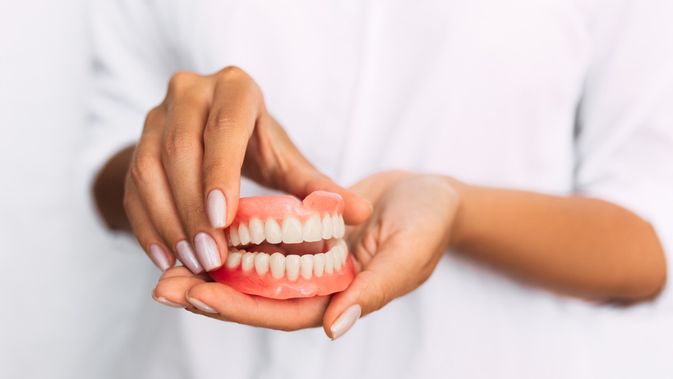 10 Langkah Cara Membuat Lem Gigi Palsu Alami Mudah