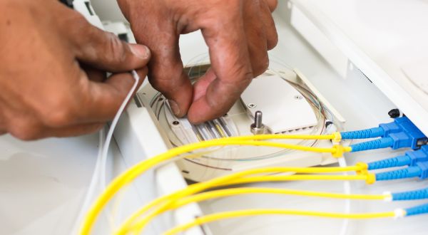 Kabel Fiber Optic, Kelebihan dan Kekuranganya